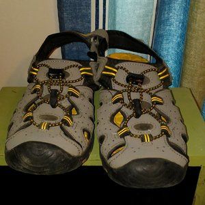 Khombu sandals boys 4